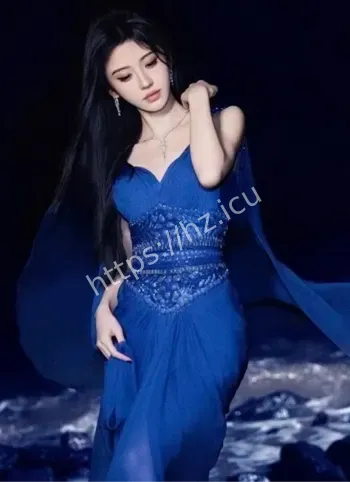 鞠婧祎32岁人鱼生日写真